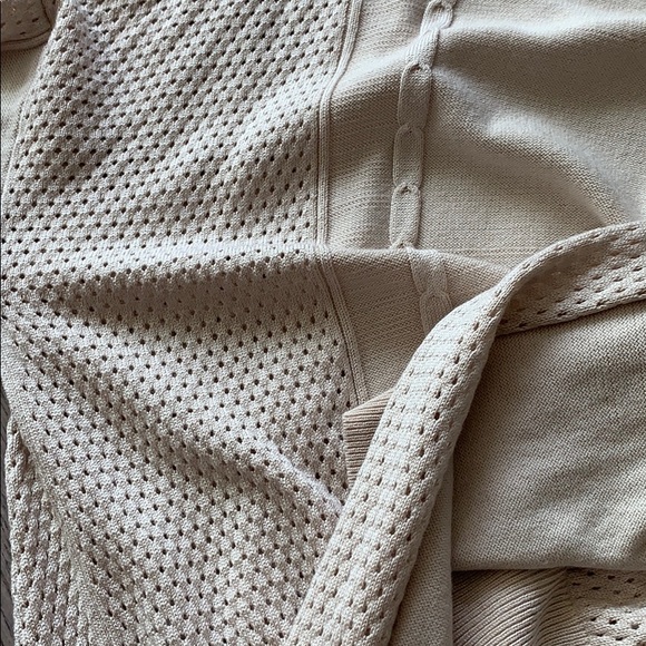 Jumper - Picture 8 of 8